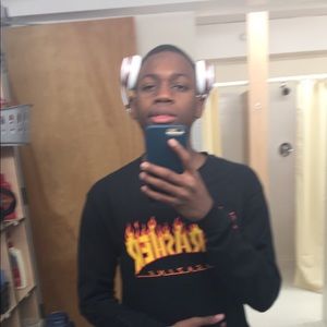 Meet your Posher, Issa